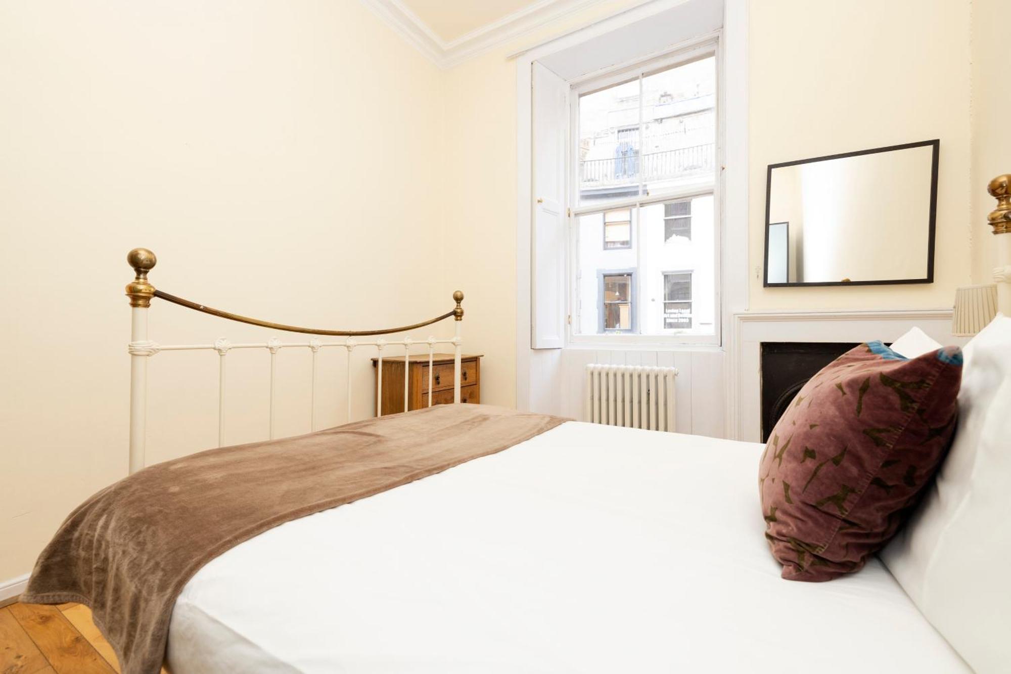 Apartamento Joivy Charming Flat Near St Giles Edimburgo Exterior foto