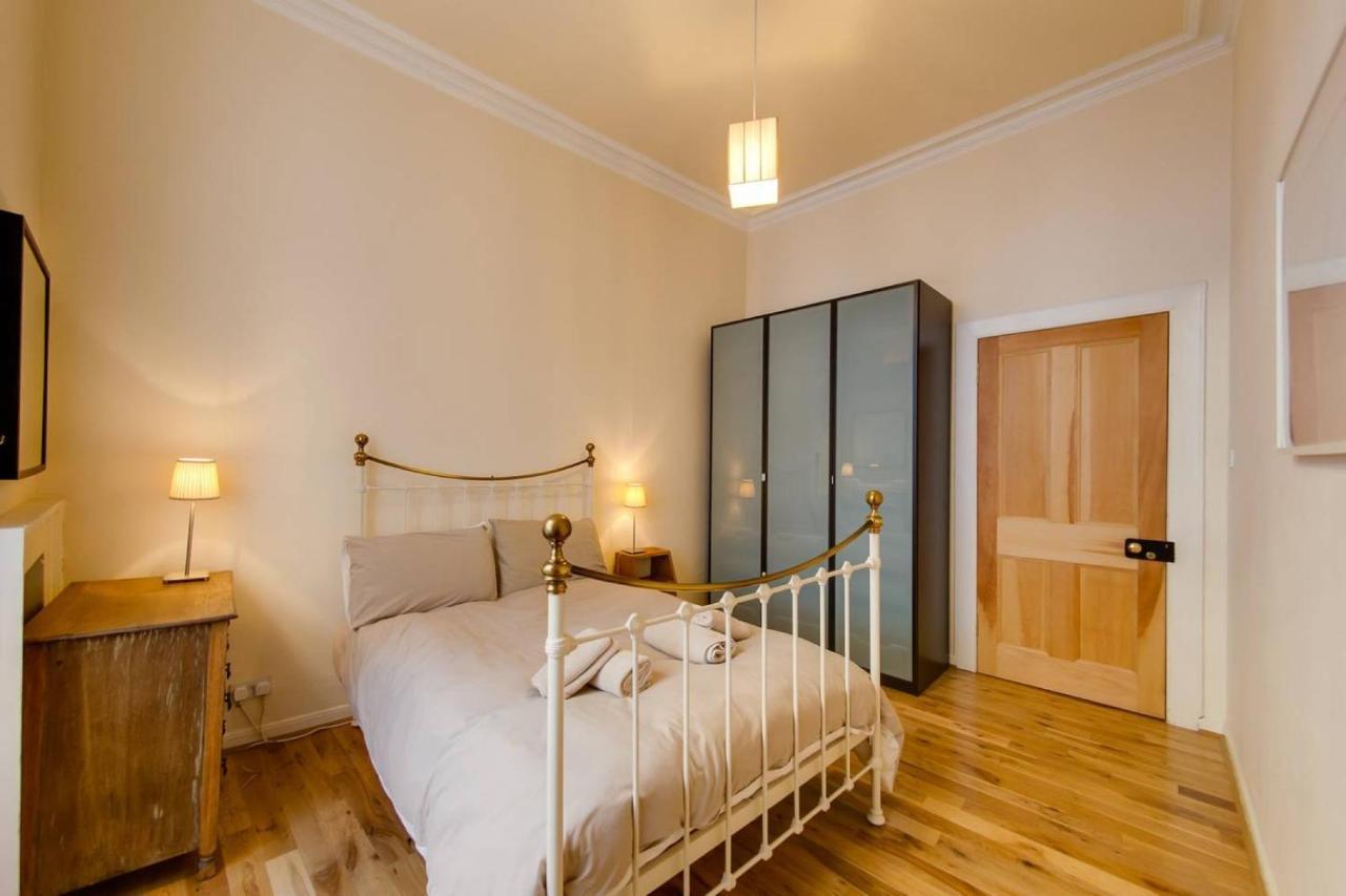 Apartamento Joivy Spacious 2Bed In Heart Of Old Town - Diagon Alley Edimburgo Exterior foto