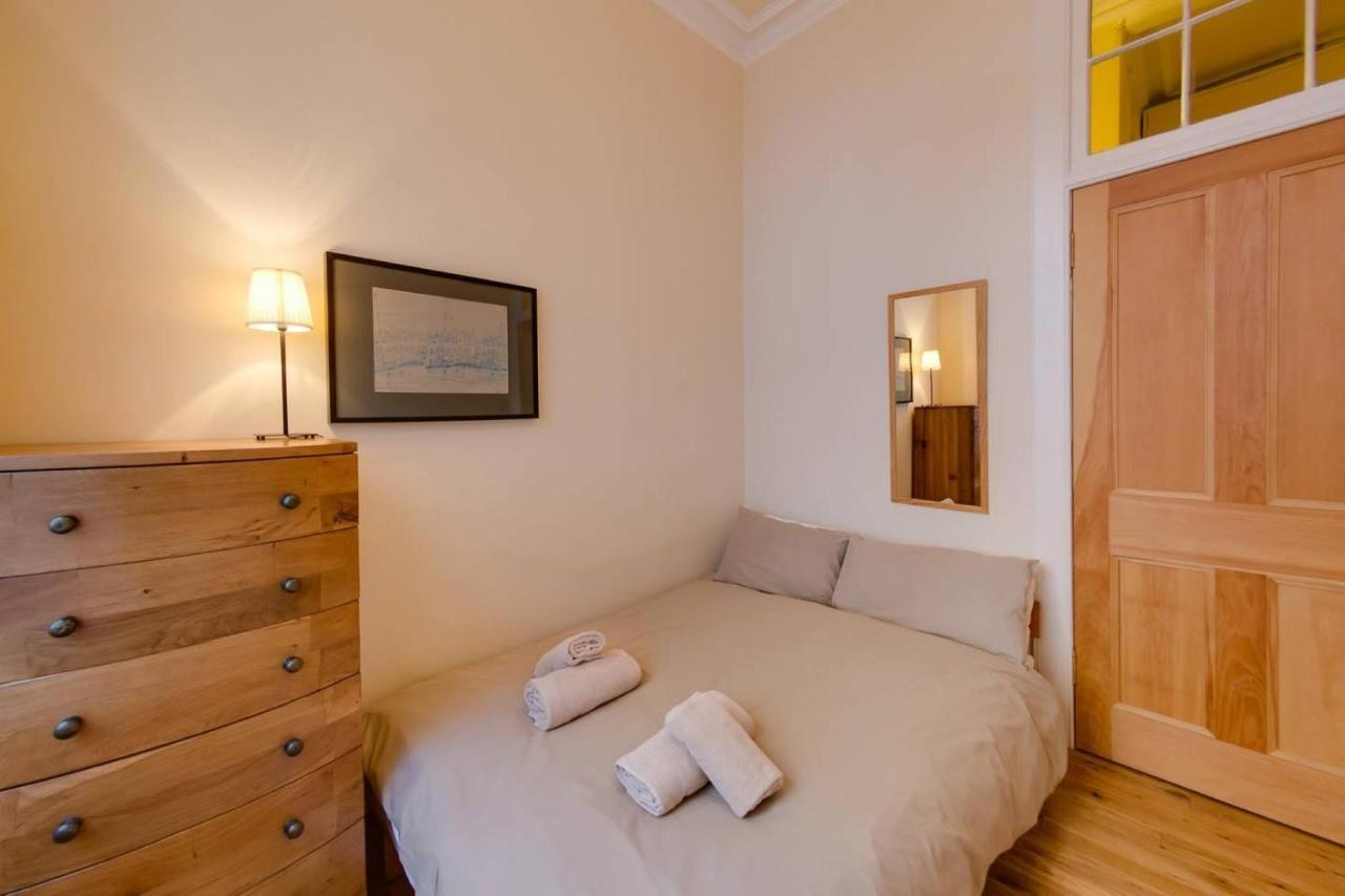 Apartamento Joivy Spacious 2Bed In Heart Of Old Town - Diagon Alley Edimburgo Exterior foto